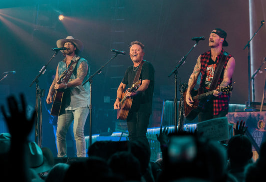 "BILLBOARD: Watch Florida Georgia Line Bring Up 'One of Our Heroes' Chris Tomlin"