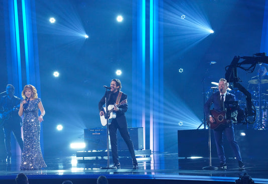 Chris Tomlin Performs on CMA Awards with Reba McEntire and Thomas Rhett